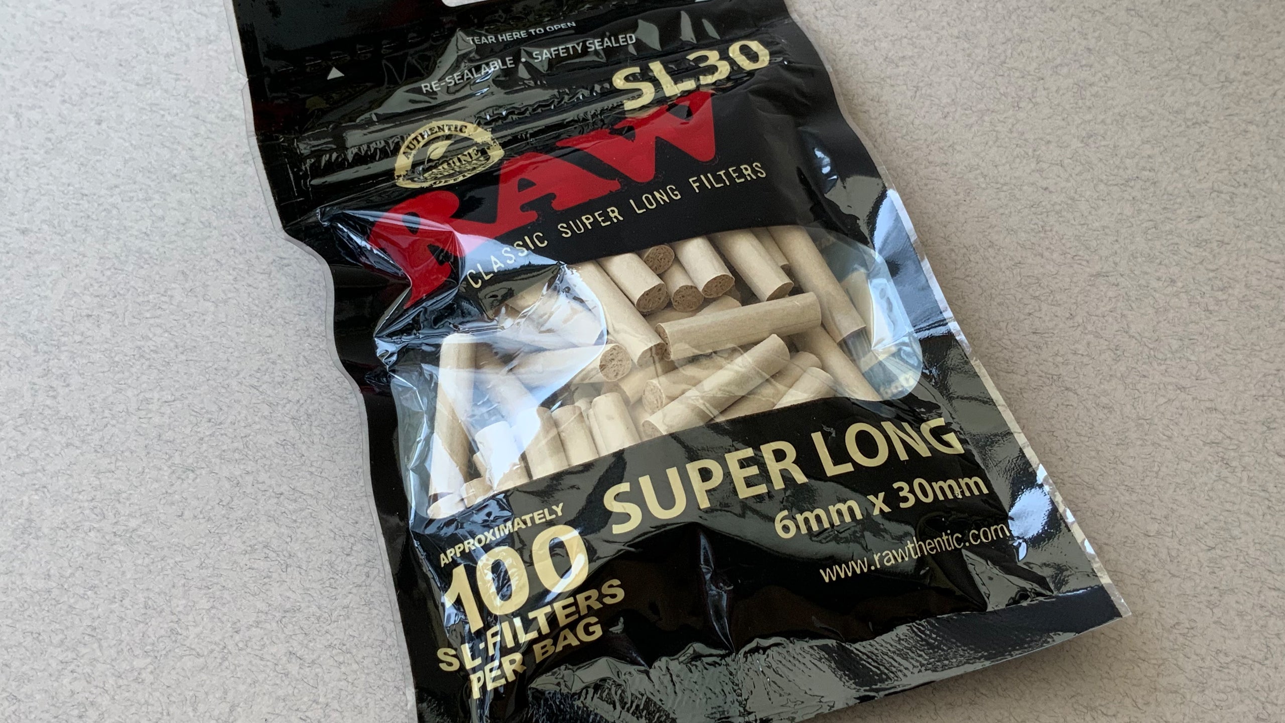RAW Classic Extra Long - Super Long Filters high-quality, unbleached, chemical-free, designed for a smooth, eco-friendly smoking experience. Premium, filters crafted from natural paper, making them fully biodegradable. Designed for an easier draw and less harshness compared to open/ cotton filters. 