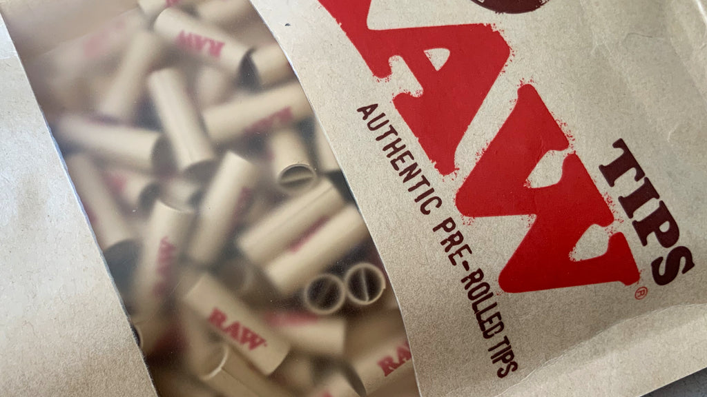 RAW Pre-Rolled Tips are one of their US patented inventions. All RAW Pre-Rolled Tips were rolled by hand for the first few years until a machine was finally engineered to pre-roll the tips! Tip Diameter: 6mm, Length: 18mm.